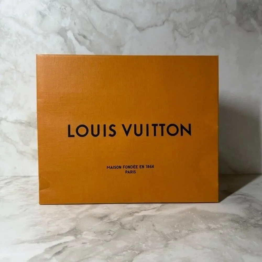 Louis Vuitton excellent pre